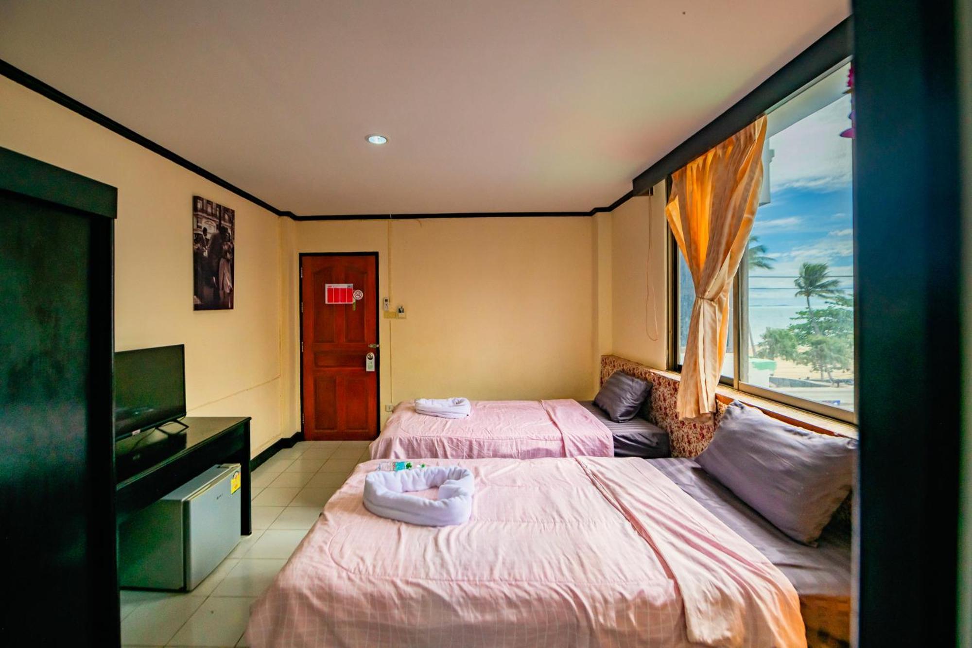 Happy Jomtien - Beachfront Habitación foto