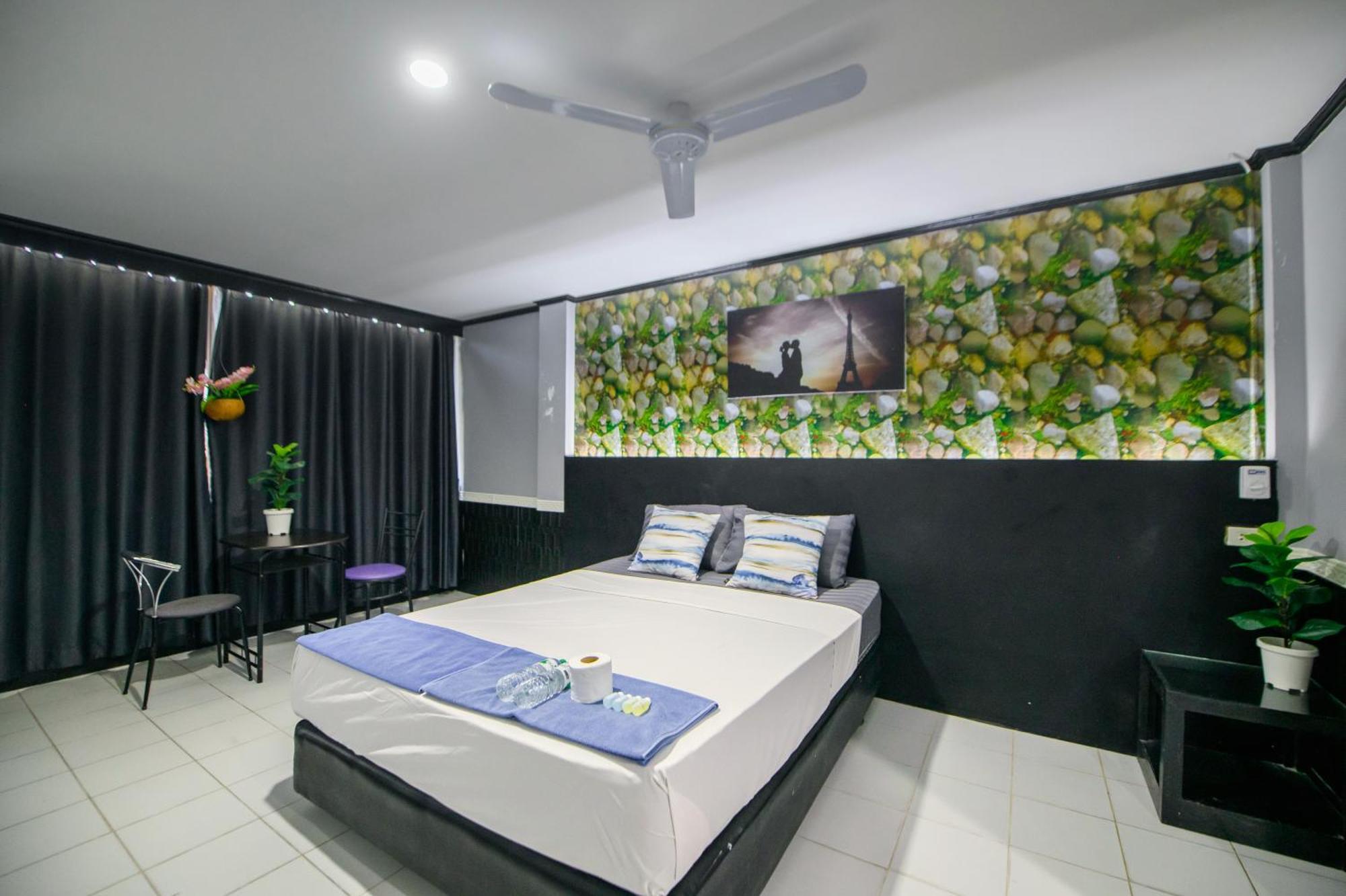 Happy Jomtien - Beachfront Habitación foto