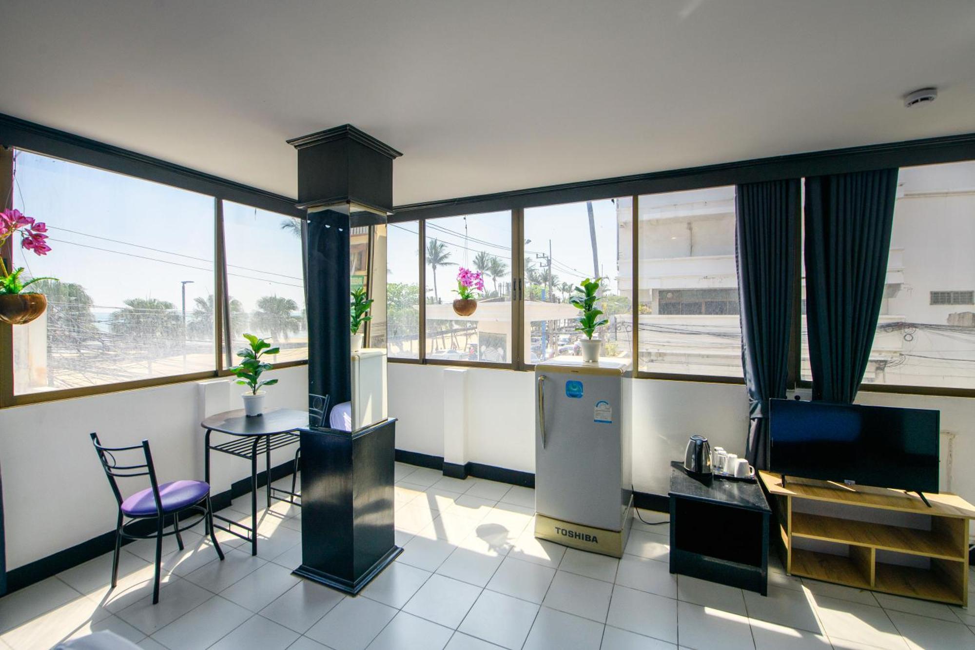 Happy Jomtien - Beachfront Habitación foto
